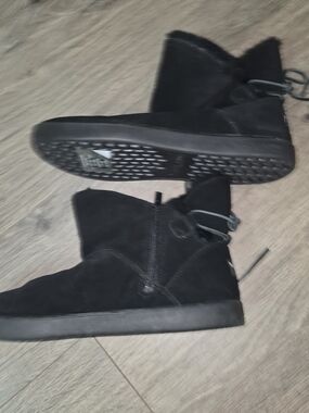 Koolaburra Black Suede Ankle Boots with Sherpa Trim
